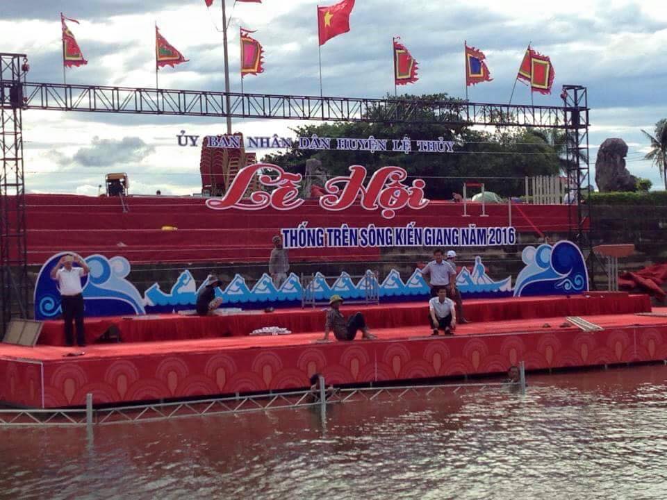 Lễ hội bơi, đua thuyền truyền thống trên sông Kiến Giang huyện Lệ Thủy năm 2016 
