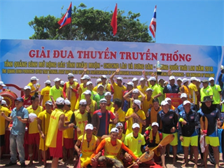 Giải đua thuyền truyền thống tỉnh Quảng Bình mở rộng các nước Lào, Thái Lan năm 2016